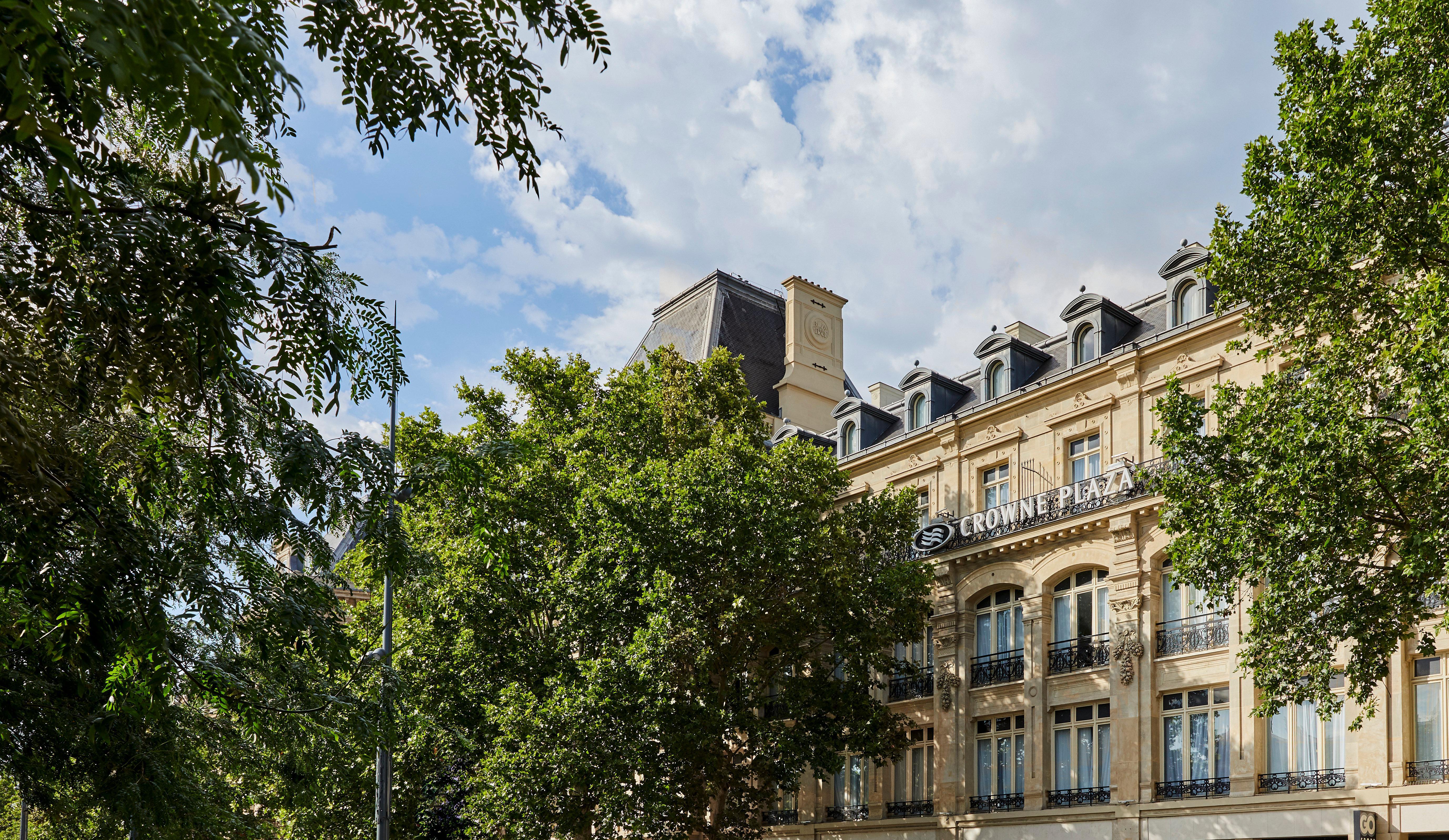 巴黎共和国皇冠假日酒店 外观 照片
